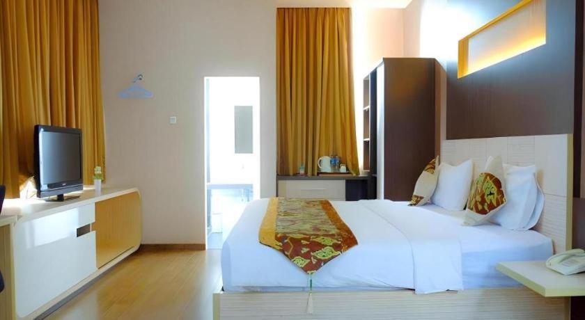 Lotus Hotel 2*