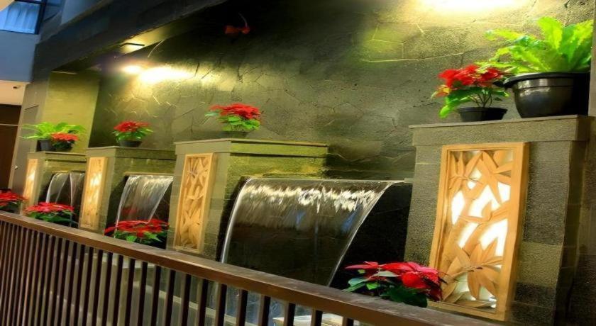 Lotus Hotel