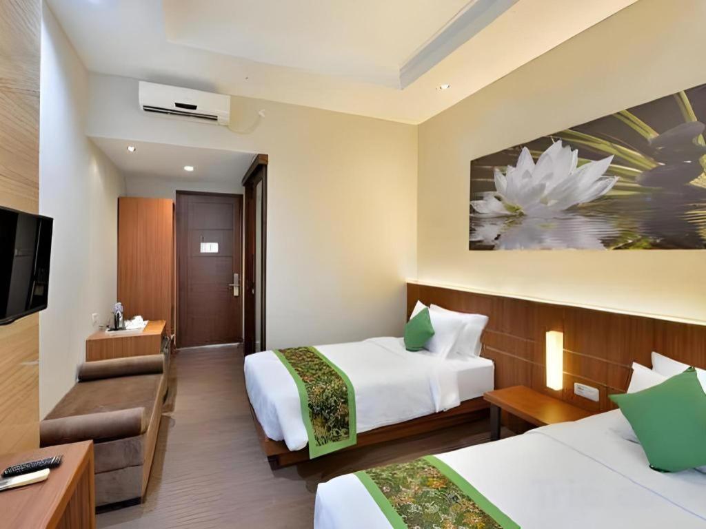 Lotus Hotel 2*