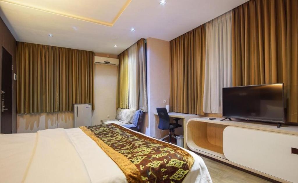 Hotel Lotus