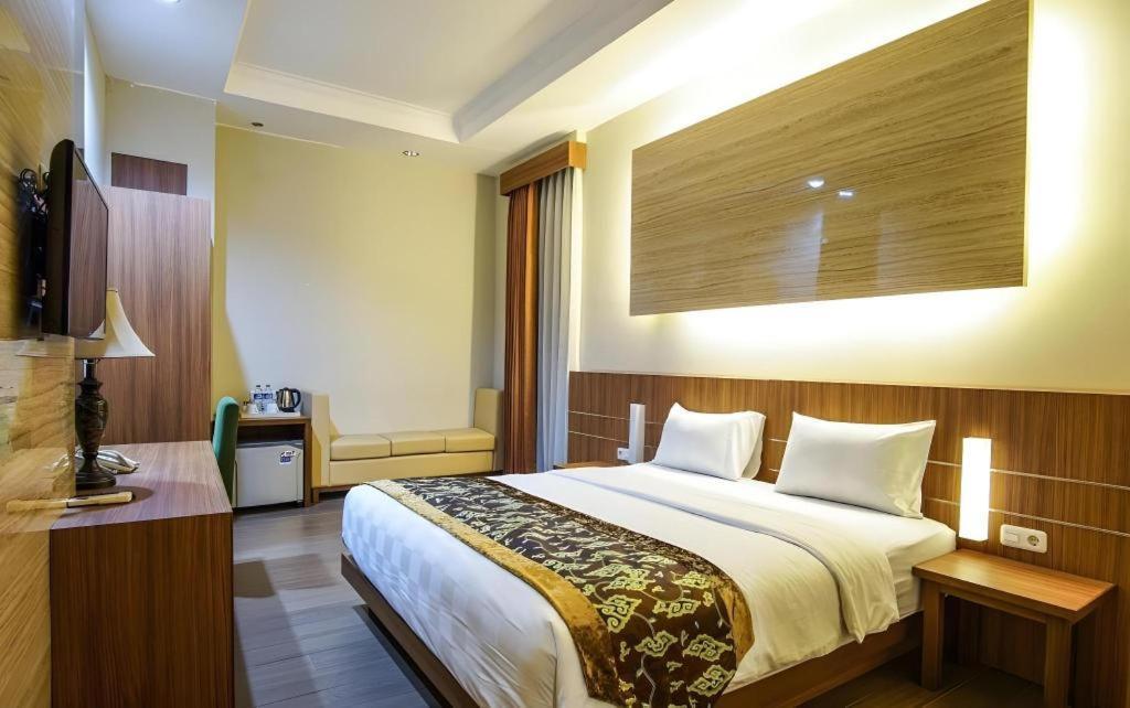 Lotus Hotel