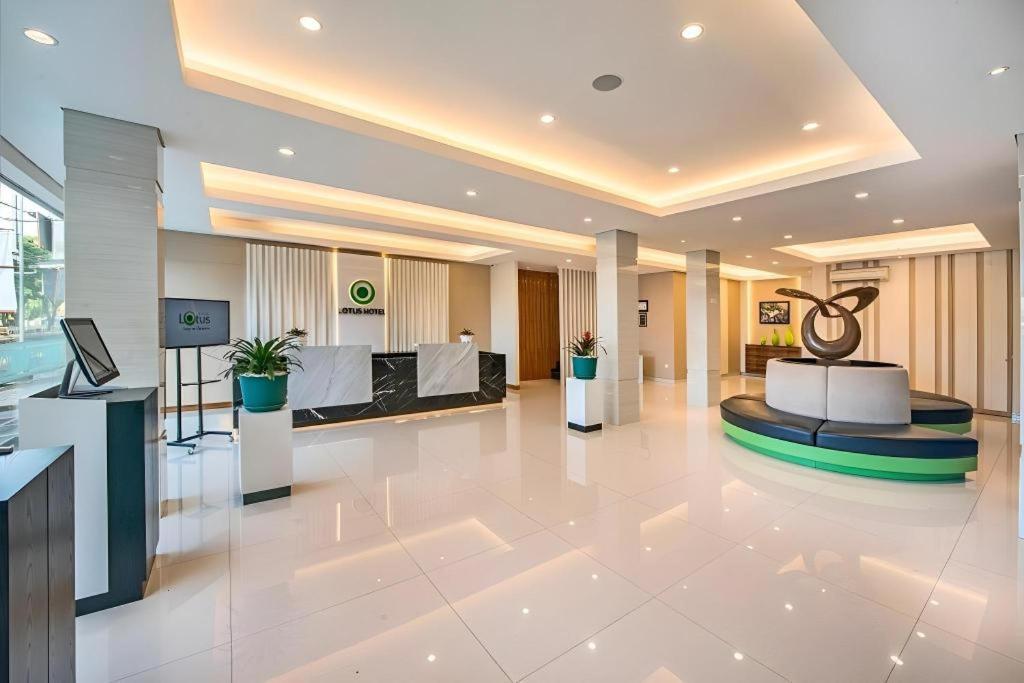 Lotus Hotel Subang