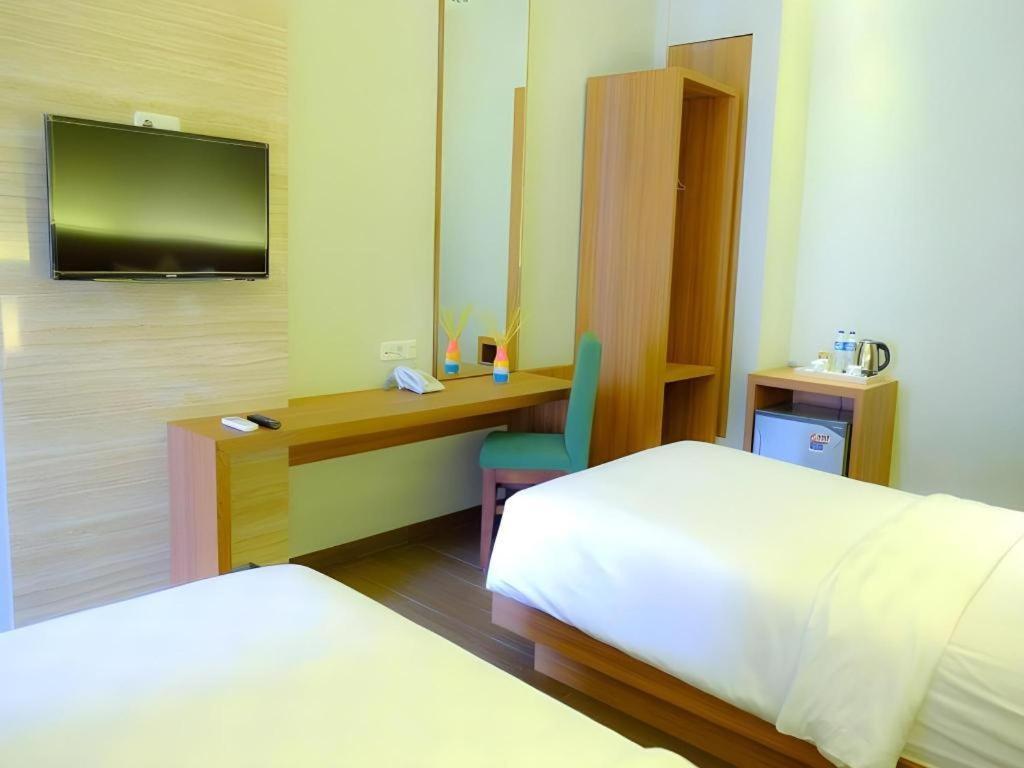 Lotus Hotel Subang